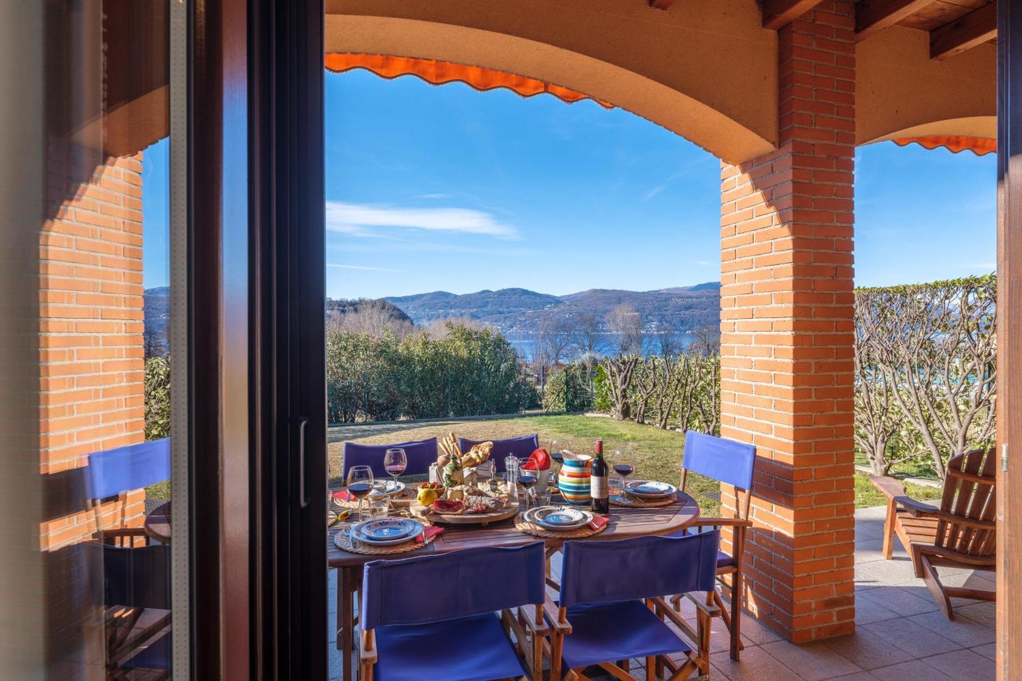La Luna Nel Lago Lake View Garden - Happy Rentals 이스프라 외부 사진