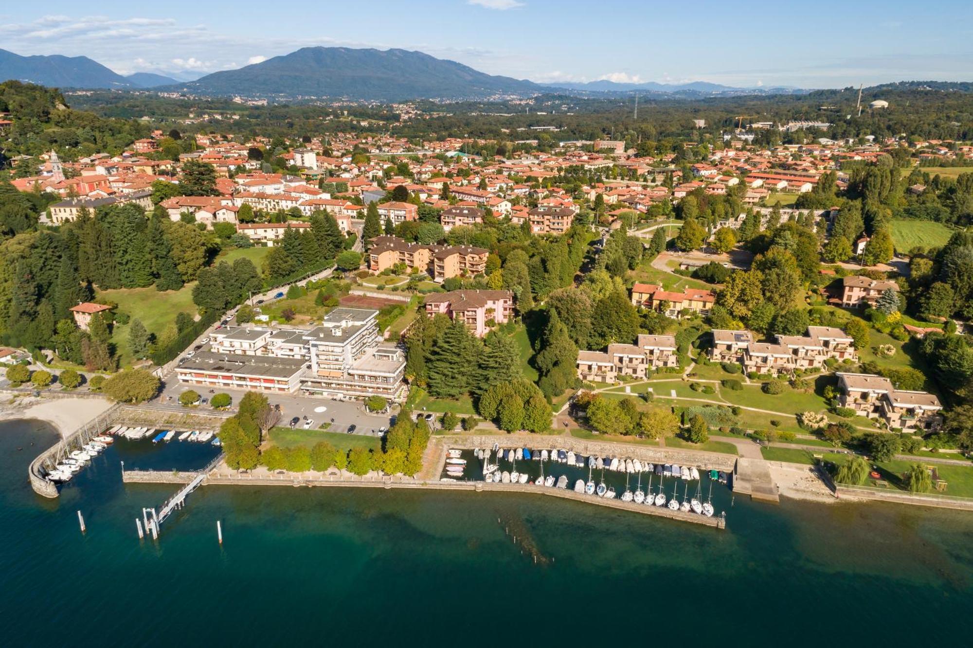 La Luna Nel Lago Lake View Garden - Happy Rentals 이스프라 외부 사진